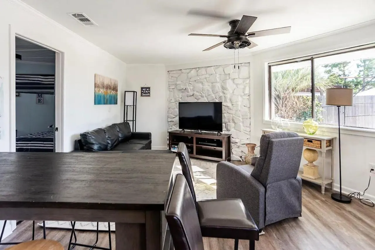 Peaceful Lydia Hide-O-Way - Unwind Near Beach, Breakfast, Spa & Go-Karts! Panama City Beach