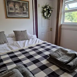  Homestay Lopez Crawley United Kingdom